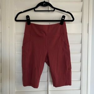 Lululemon Align high rise bike shorts 8” with pockets, women’s size 6 in Chianti